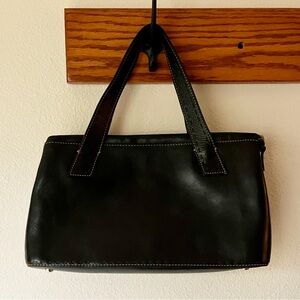 Vintage Fossil Essential Genuine Black Leather Y2K Shoulder bag 👜